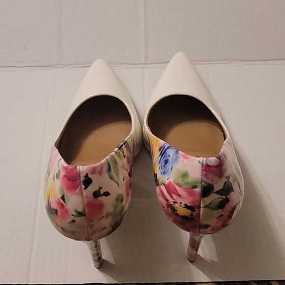 CHRISTIAN SORIANO FOR PAYLESS FLORAL HEELS PUMP - Picture 10 of 16